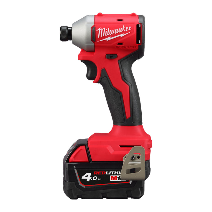 M18 BLIDRC-402C Compacte koolborstelloze 1/4" hex slagschroevendraaier (2x 4.0 AH accu en lader)