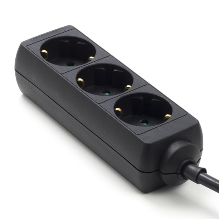 EGT STEKKERDOOS 3V 3,0M 3X1Q ZWART